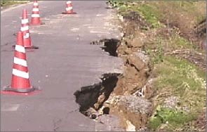 新潟県中越地震写真
