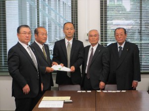 財務省高村主計官へ要請